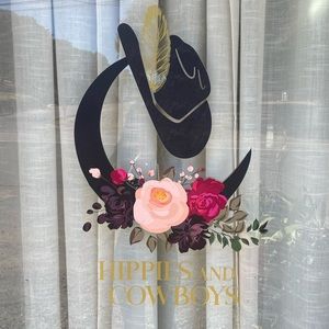 Meet your Posher, Hippies and cowboys